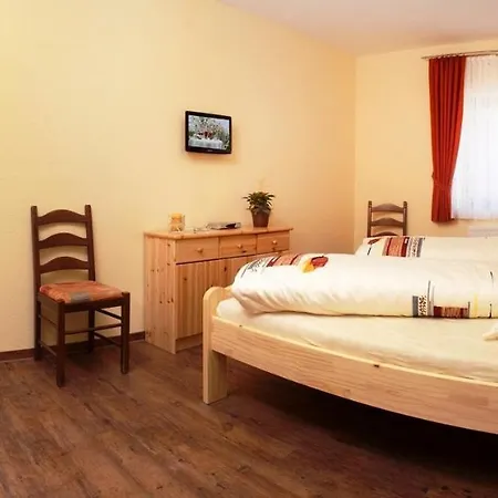 Gæstehus Gaestehaeuser Am Nibelungensteig 3*